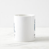 Graue Streifenkatze mit individuellem Text beim St Kaffeetasse (Mittel)