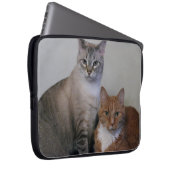 Graue Tabby und Orange Tabby Katzen Laptopschutzhülle (Vorne Rechts)