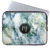Graue und blaugrüne Imitate Marmorstone Monogramm Laptopschutzhülle (Vorderseite)