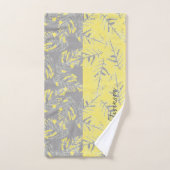 Graue und gelbe Blätter auf gestreiftem Hintergrun Badhandtuch Set (Handtuch)
