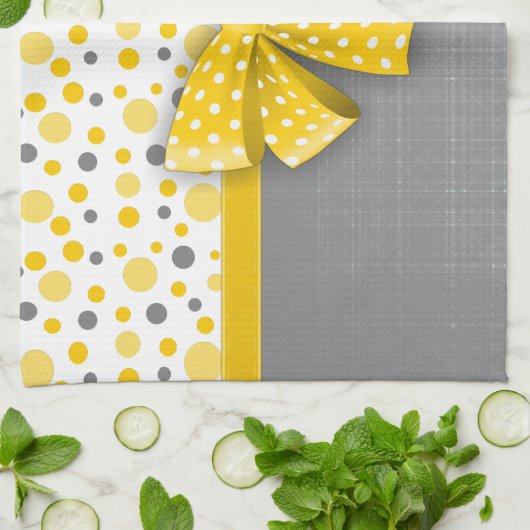 Graue und gelbe Polka-Punkte, sonnige gelbe Schlei Handtuch (Gefaltet)