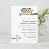 Graue und gelbe Wedding Eulen Einladung (Stehend Vorderseite)