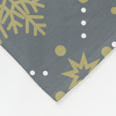 Graue und goldene Schneeflocken Weihnachtsmuster Fleecedecke (Ecke)