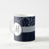 Graue und Navy Floral Wisps & Stripes mit Monogram Kaffeetasse (Vorderseite Links)