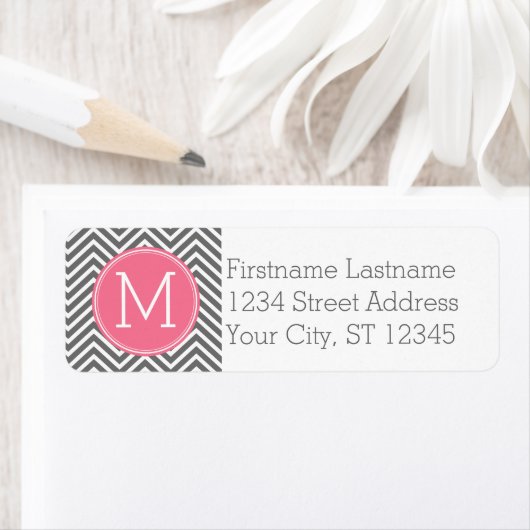 Graue und rosa Chevronen mit benutzerdefinierter M (Insitu)