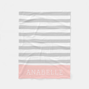 Graue und rosa gestreifte Monogramm Farben bearb Fleecedecke