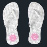 Graue und rosafarbene griechische Schlüsselmonogra Badesandalen<br><div class="desc">Maßgeschneiderte,  bedruckte Flop-Sandalen mit einem stilvollen,  modernen griechischen Schlüsselmuster und einem eigenen Monogramm oder einem anderen Text in einem Kreisrahmen. Klicken Sie auf Anpassen,  um Schriftart und Farben zu ändern oder eigene Bilder hinzuzufügen,  um ein einzigartiges Design zu erstellen!</div>