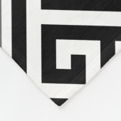 Graue und schwarze griechische Schlüsselmotive Fleecedecke (Ecke)