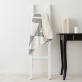 Graue und weiße Abstrakte moderne Zickzack Diamant Sherpadecke (Beispiel)