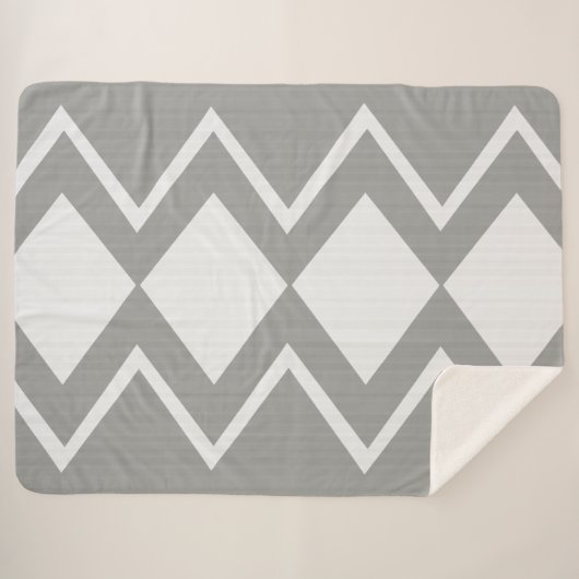 Graue und weiße Abstrakte moderne Zickzack Diamant Sherpadecke (Vorderseite (Horizontal))