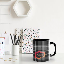 Graue und weiße karierte Kaffee-Tasse Tasse