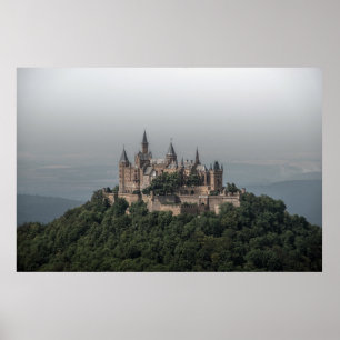 GRAUE UND WEISSE KASTLE AUF HÜLLEN POSTER