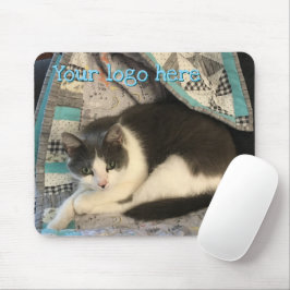 Graue und weiße Katze Mousepad