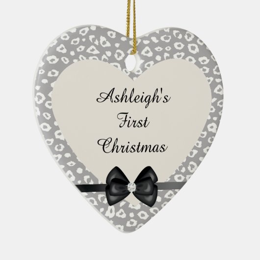 Graue und weiße Leopardrucke mit Bow Keramikornament (Rechts)