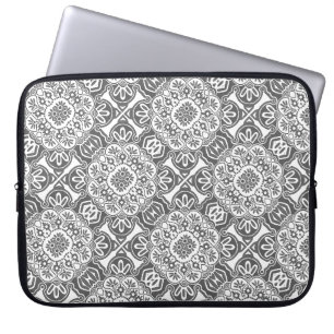 Graue und weiße Tribal-Laptop-Hülle Laptopschutzhülle