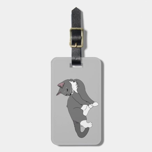 Graue und weiße Tuxedo Katze Gepäckanhänger (Vorderseite vertikal)