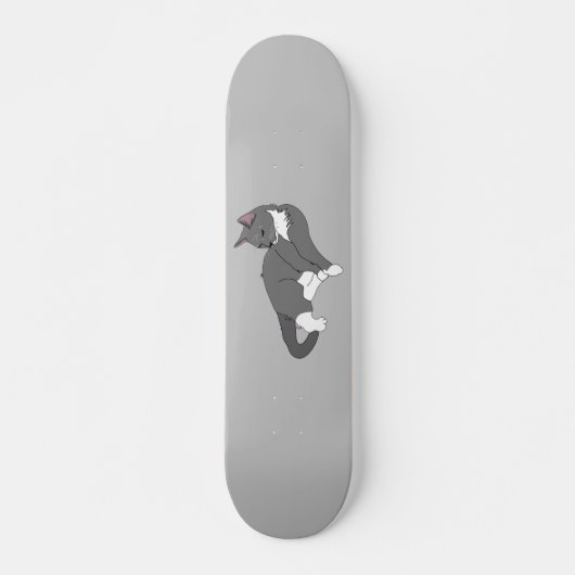 Graue und weiße Tuxedo Katze Skateboard (Vorne)