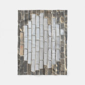 Graue und weiße Ziegelwand Fleecedecke (Vorderseite)
