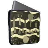 Graue Waldtapestry: Baummuster. Laptopschutzhülle (Vorne Rechts)