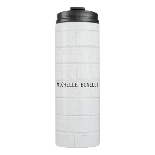 Graue Wandziegeln Design Schlicht Legible Moderne Thermosbecher (Vorderseite)