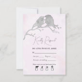 Graue Wasserfarbenlovebirds auf dem Zweig blassros RSVP Karte (Vorderseite)