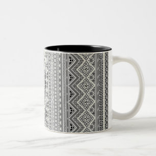 Graue weiße Azteken-Musterdesign Zweifarbige Tasse