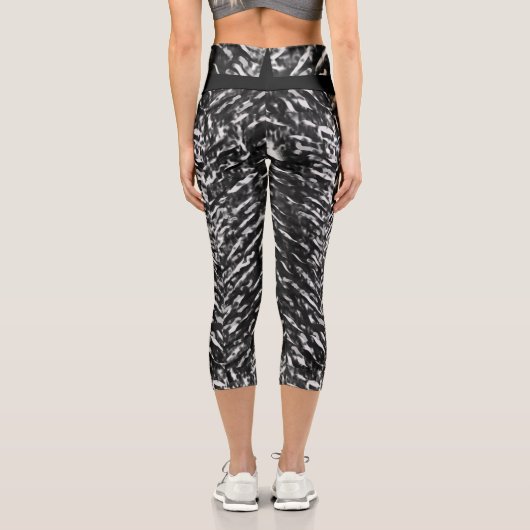 Graue Wolf Imitate Haardesign Capri Leggings (Rückseite)