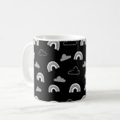 Graue Wolken und Regenbogen auf der schwarzen klas Kaffeetasse (Vorderseite Links)