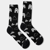 Graue Wolken und Regenbogen auf Socken der schwarz (Rechts)