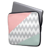 Graue Zickzack Minze und Korallen Laptopschutzhülle (Vorderseite Links)