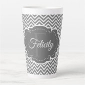 Graue Zickzack Personalisierte Latte-Tasse Milchtasse (Vorderseite)