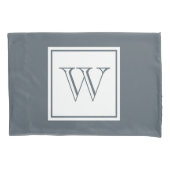 Grauer Anfangsbuchstabe und weißer Platz Kissenbezug (Vorderseite-Links)