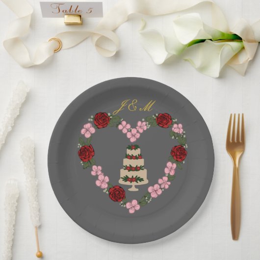 Grauer dekorativer Teller für Torte mit Herz (Hochzeit)