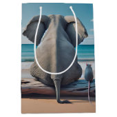 Grauer Elefant und Maus auf Driftwood Mittlere Geschenktüte (Vorderseite)