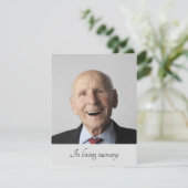 Grauer Familienmitglied verabschiedet Ankündigung (Stehend Vorderseite)