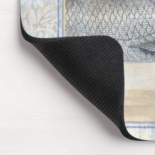 Grauer Fisch auf Beige Hintergrund Mousepad (Ecke)