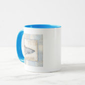 Grauer Fisch auf Beige Hintergrund Tasse (Vorderseite Links)