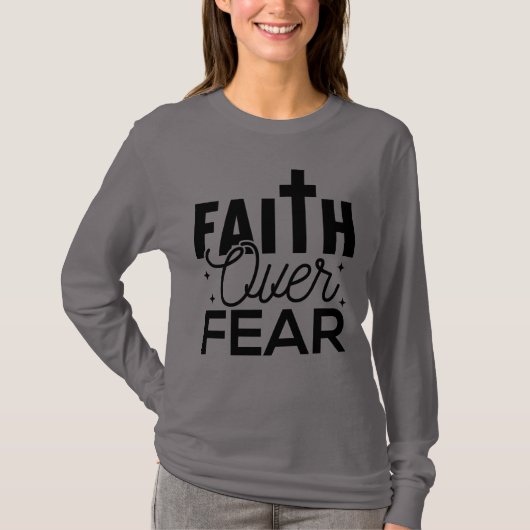 Grauer GLAUB mit Niedlichem T - Shirt (Vorderseite)