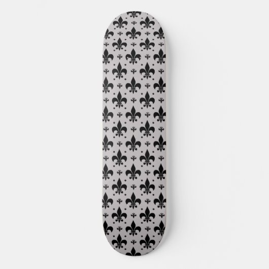 Grauer Hintergrund Fleur-de-lis-Muster Skateboard (Vorderseite)