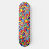 Grauer Hintergrund Primärfarbe Abstrakte Formen Skateboard (Vorderseite)