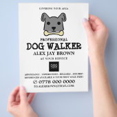 Grauer Hund mit Knochen, Werbung für Hunde Walker Flyer (Hand)