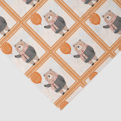 Grauer Karierter Pullover mit orangefarbenem Karie Seidenpapier (Ausschnitt)