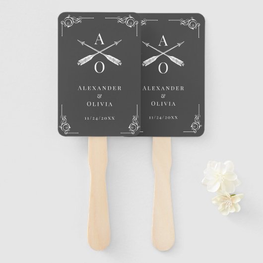 Grauer Monogramm- und Pfeile-Gastgeschenk Hochzeit Fächer (Vorne und Hinten)