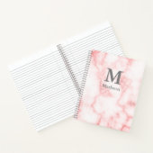 Grauer Name und Monogramm auf rosa Marmoraussehen Notizblock (Innenseite)