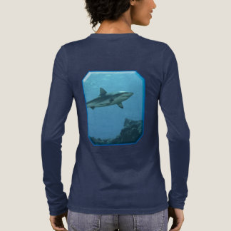 Grauer Riffhai am Korallenriff der Yap-Insel | Tri-Blend Shirt