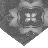 Grauer schwarzer Stift Blumenmuster Tischläufer (Ecke)