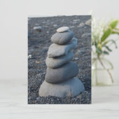 Grauer Stein am Strand Dankeskarte (Stehend Vorderseite)