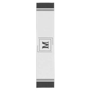 Grauer Tischläufer mit Nachname Letter 14 x 72"