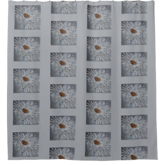 Grauer und weißer Duschvorhang (Vorderseite)