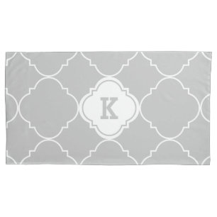 Grauer und weißer Quatrefolienmuster Mit Monogramm Kissenbezug